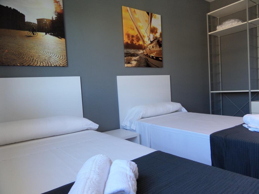 For A Stay Aqua Salou Rum bild