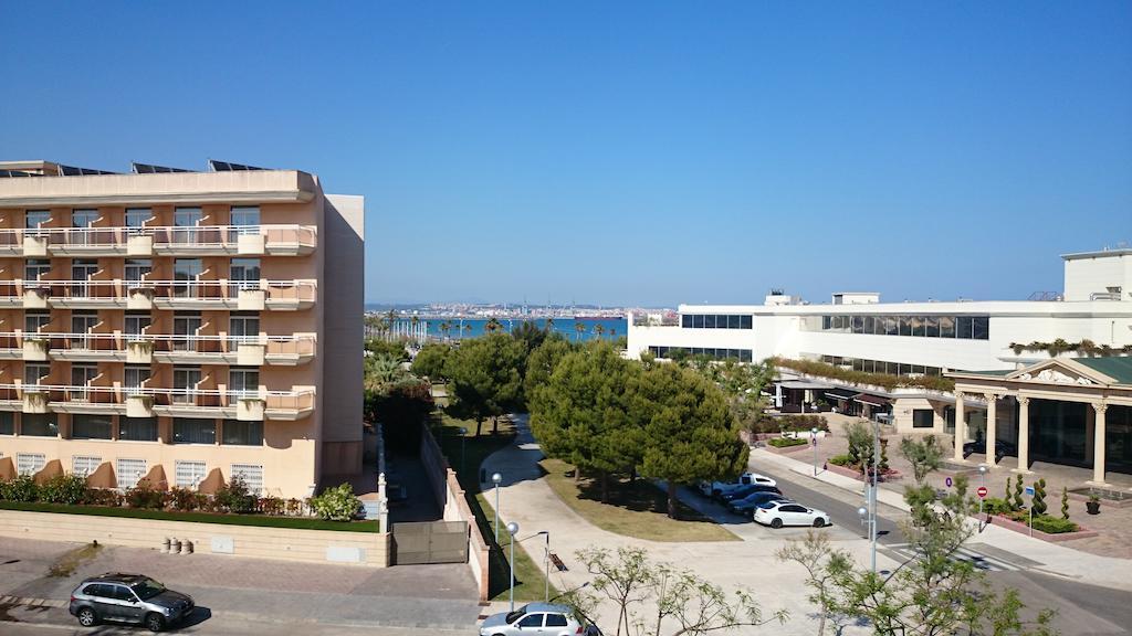 For A Stay Aqua Salou Rum bild
